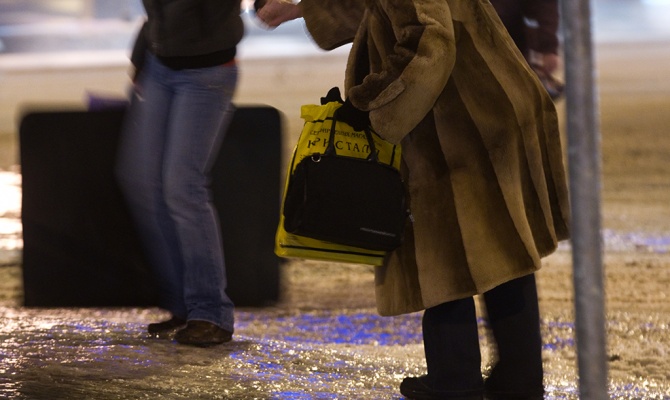 «Желтый» уровень погодной опасности объявлен в Москве из-за ветра и дождя